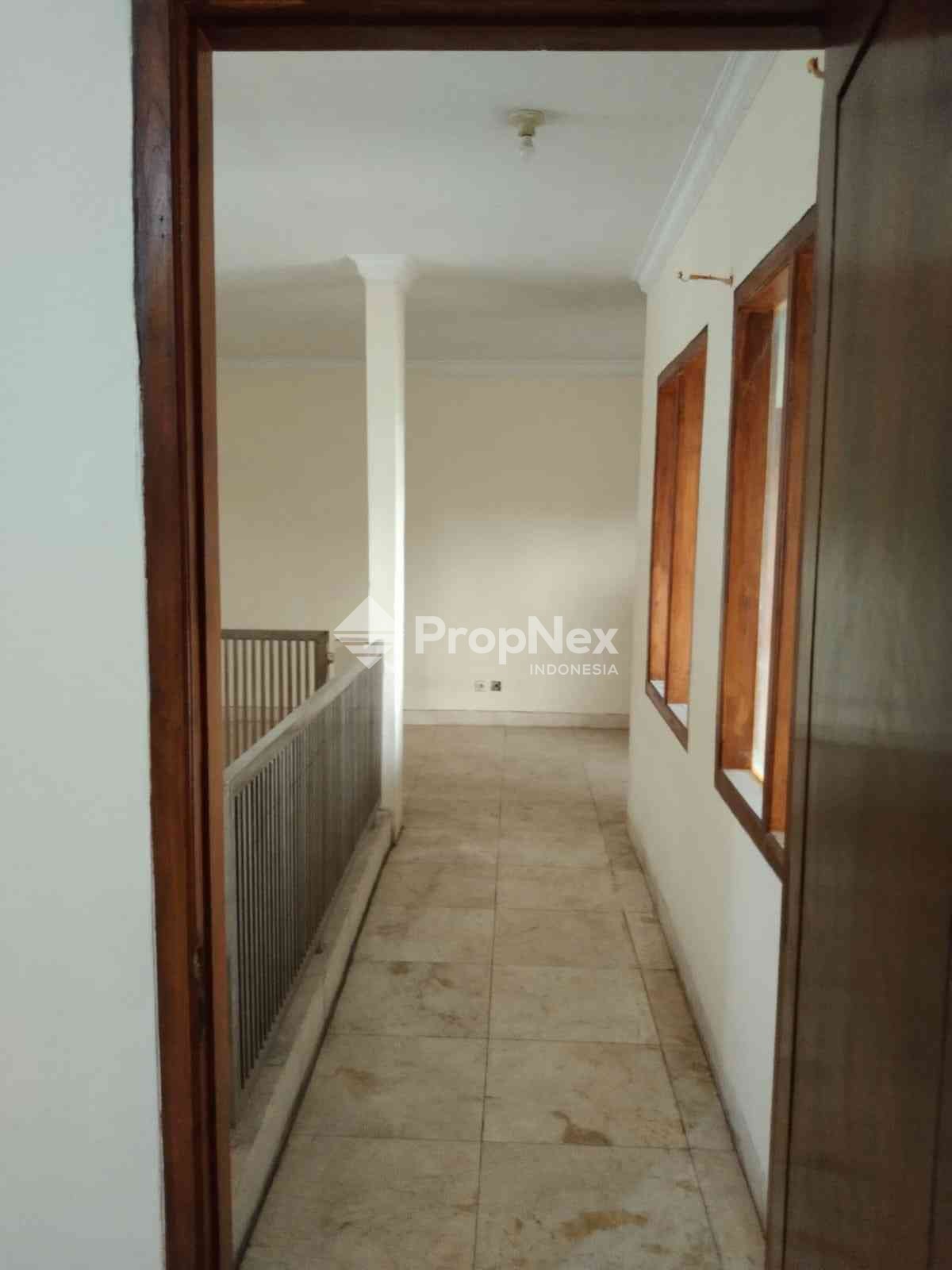 Rumah Villa Bukit Indah Pakuwon (MSY) — foto 8